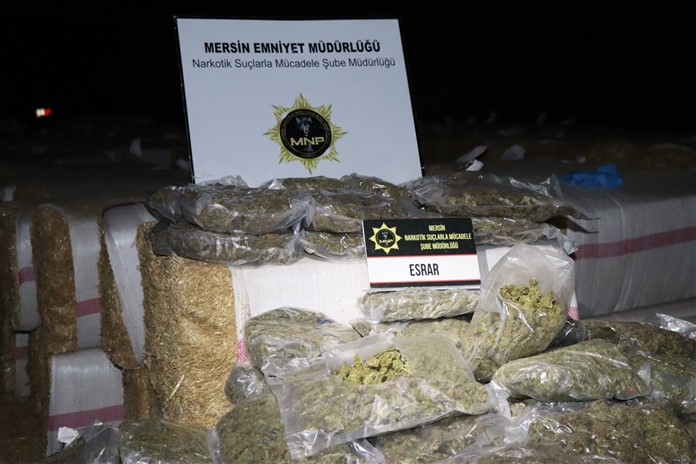 Mersin Polisi Tırda 32 Kilo 600 Gram Esrar Yakaladı