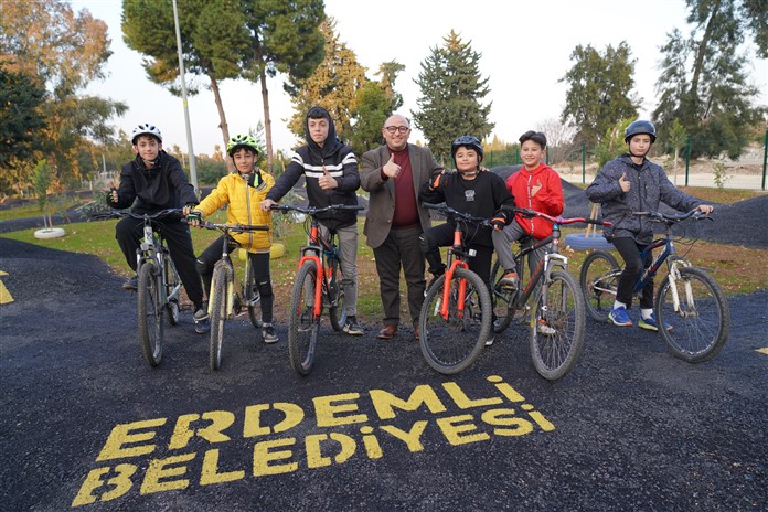 Erdemli’de Bisiklet Parkuru Açıldı, Gençler Pedale Bastı