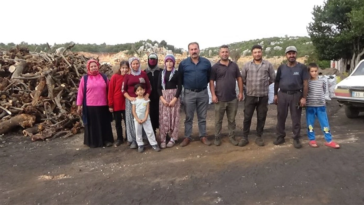 25 Kişilik aile geçimlerini 33 yıldır Toroslarda odun kömürü yaparak çıkartıyorlar 
