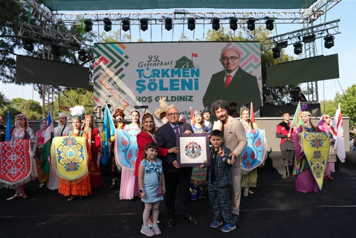 33. Geleneksel T&uuml;rkmen Ş&ouml;leni Binlerce Kişinin Katılımıyla Coşkuyla Ger&ccedil;ekleşti 