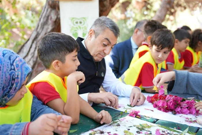 Akdeniz’in Simgesi Kum Zambakları Koruma Altında, Koparmanın Cezası 2 Milyon 800 bin lira
