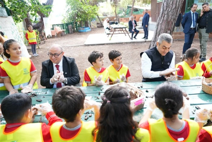 Akdeniz’in Simgesi Kum Zambakları Koruma Altında, Koparmanın Cezası 2 Milyon 800 bin lira