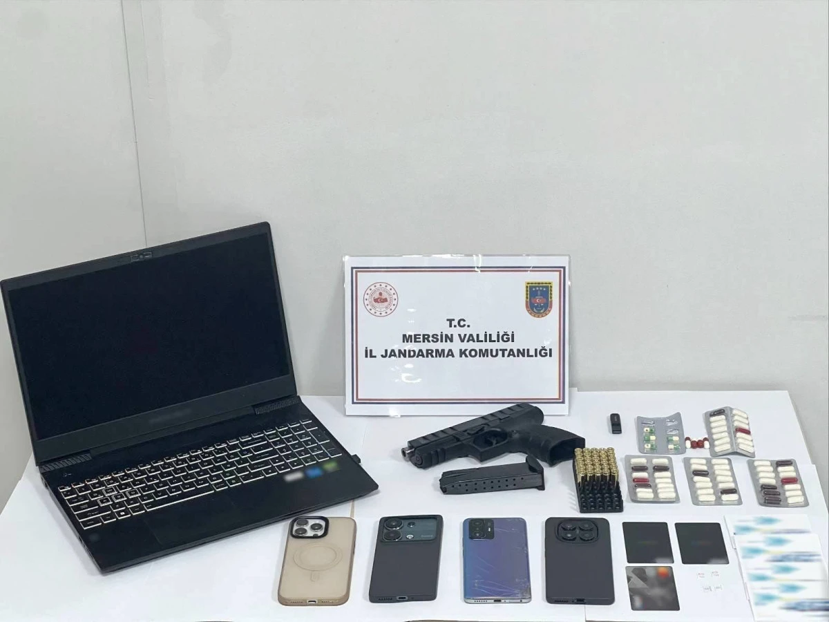  Aranan Şahıs Gizlendiği Evde Kıskıvrak Yakalandı 