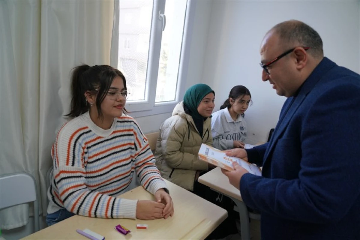Başkan Mustafa Kara, “Erdemli’mizin gururu olan tüm gençlerimize eğitim hayatlarında başarılar diliyorum”