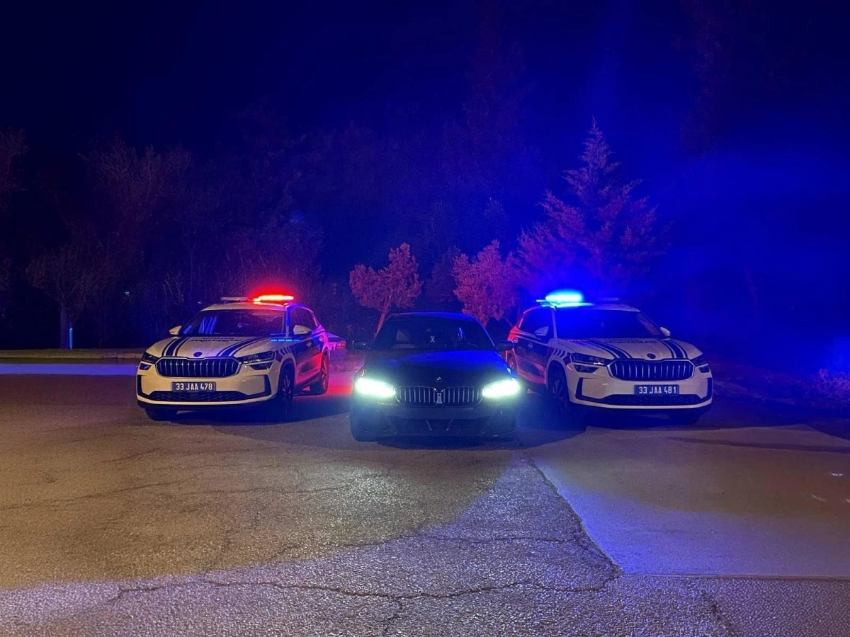 Drift Yapan Şahısları Jandarma Yakaladı, Ceza Yağdırdı