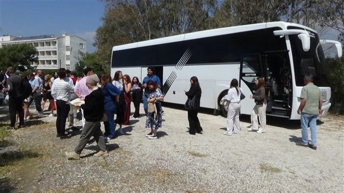 Alata Sahilindeki Caretta Caretta Yuvalarında Üniversiteli Öğrenciler Temizlik Yaptı