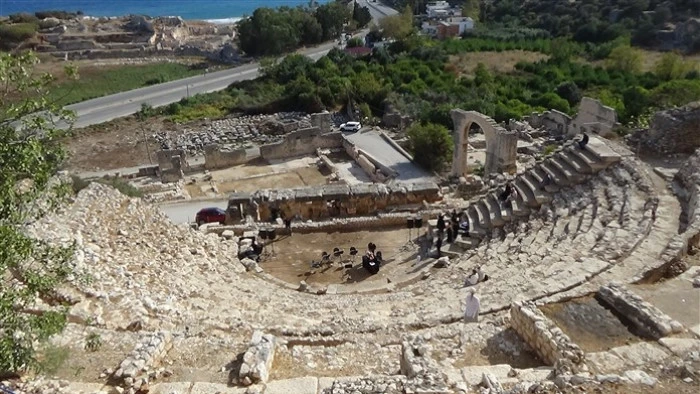 2 Bin 200 Yıllık Elaiussa Sebaste Antik Tiyatroda Konser