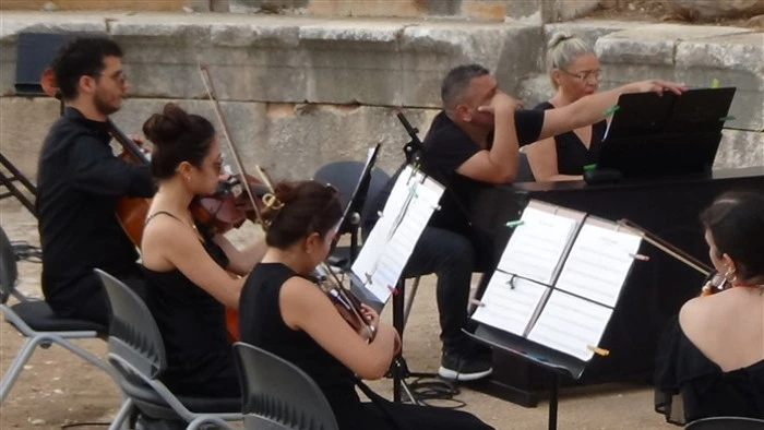 2 Bin 200 Yıllık Elaiussa Sebaste Antik Tiyatroda Konser