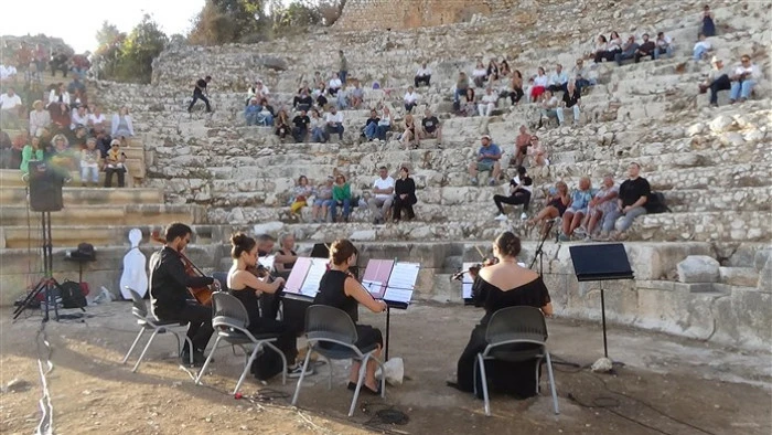 2 Bin 200 Yıllık Elaiussa Sebaste Antik Tiyatroda Konser
