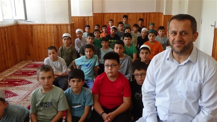 Yaz Kur’an Kurslarında Öğrenciler Hem Öğreniyor, Hem de Eğleniyorlar