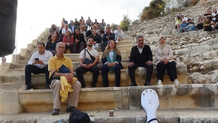2 Bin 200 Yıllık Elaiussa Sebaste Antik Tiyatroda Konser