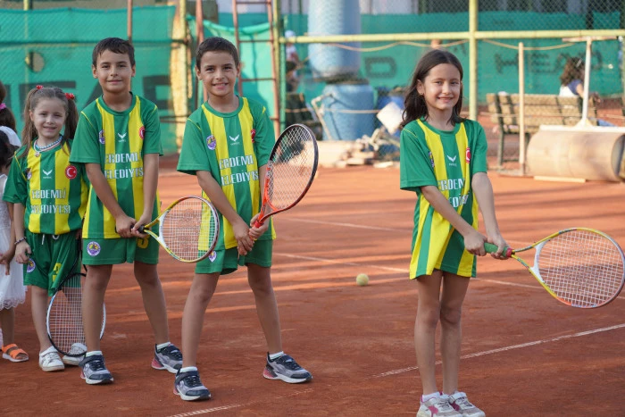 “Erdemli Belediyesi Yaz Spor Okulları Başladı”