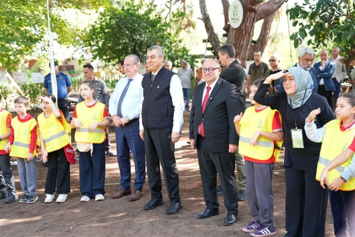 Akdeniz’in Simgesi Kum Zambakları Koruma Altında, Koparmanın Cezası 2 Milyon 800 bin lira