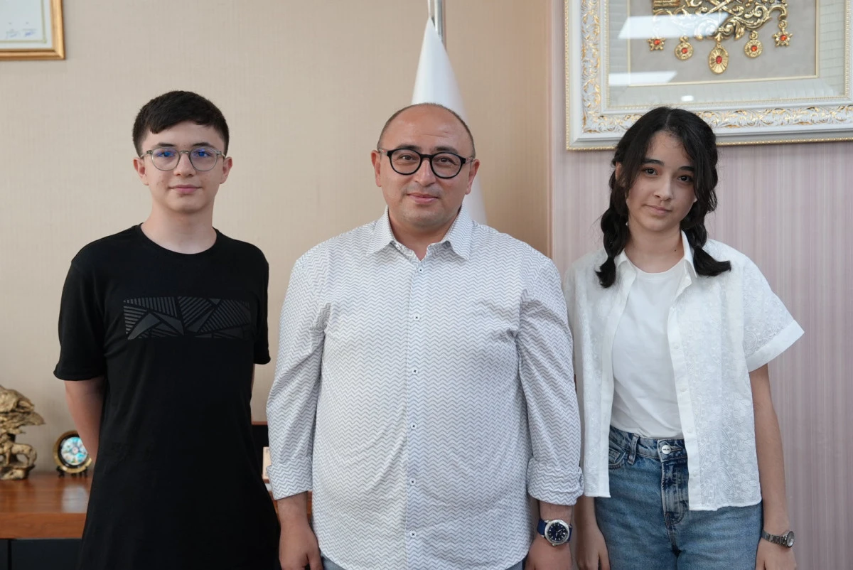 Erdemli Belediyesi Kurs Merkezleri'nden 2 LGS Türkiye Birincisi
