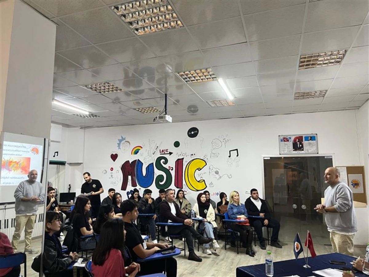 Erdemli MYO Turizm Animasyonu &Ouml;ğrencileri Sekt&ouml;r Temsilcileri ile Buluştu