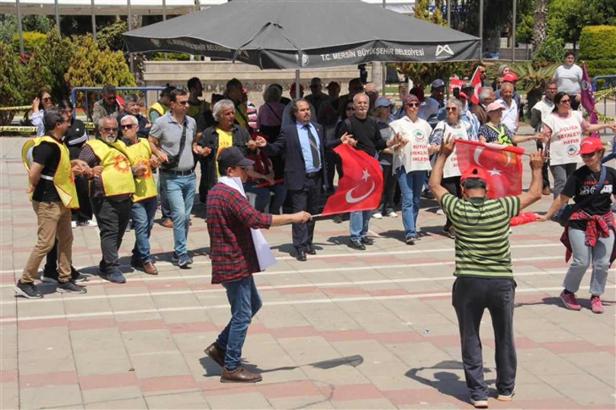 Erdemli’de 1 Mayıs İşçi Bayramı için yürüdüler 
