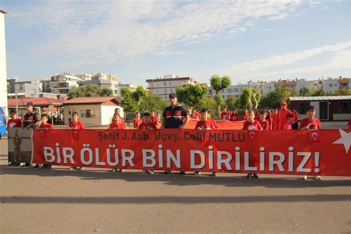 Erdemli’de Şehit Jandarma Astsubay Üstçavuş Celil Mutlu’ya Cumhuriyet Bayramında Vefalı Davranış