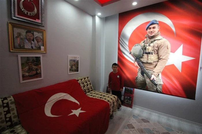 Erdemli’de Şehit Jandarma Astsubay Üstçavuş Celil Mutlu’ya Cumhuriyet Bayramında Vefalı Davranış