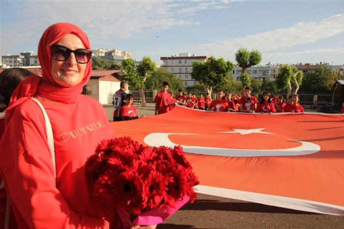Erdemli’de Şehit Jandarma Astsubay Üstçavuş Celil Mutlu’ya Cumhuriyet Bayramında Vefalı Davranış