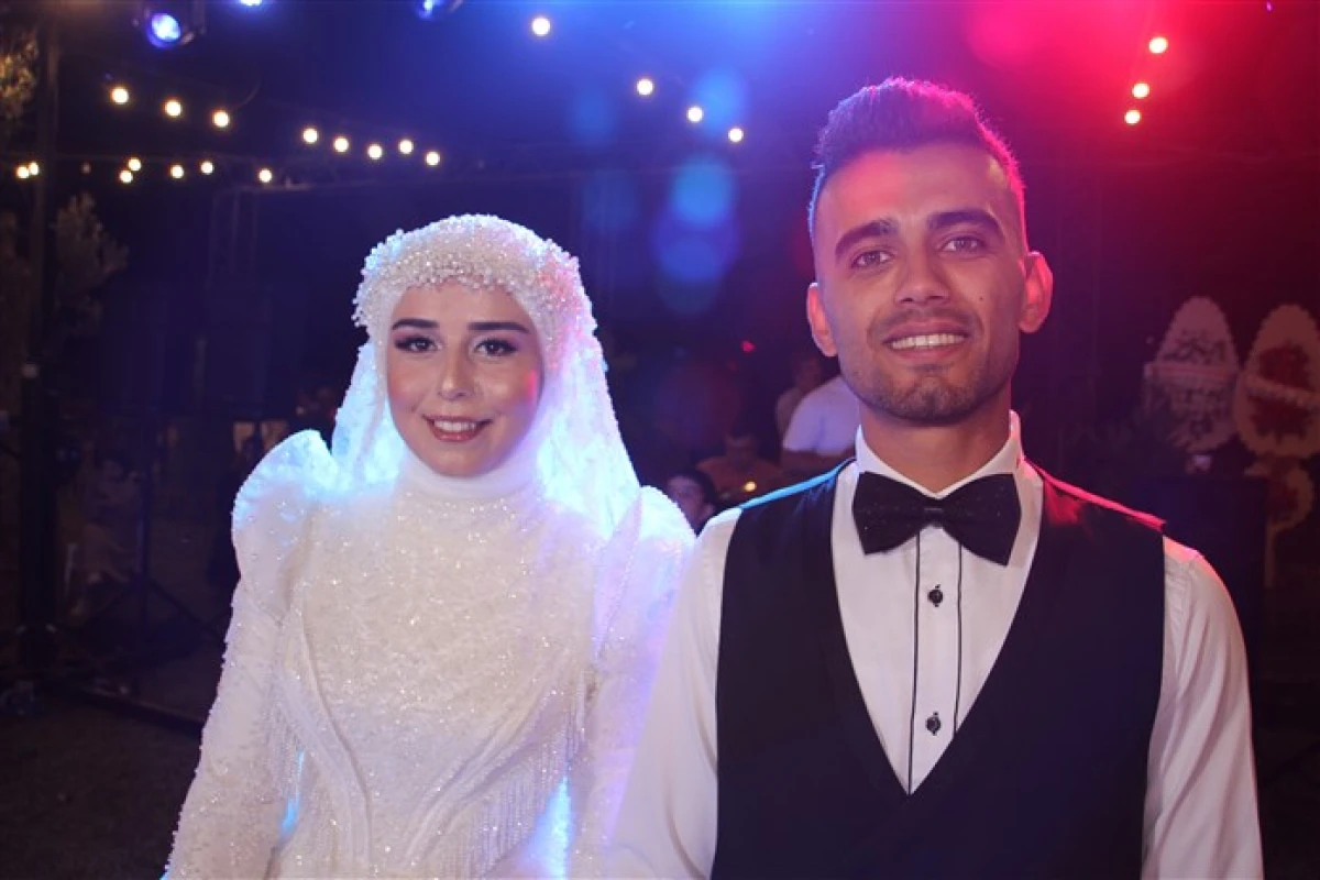 Evleri Yanan Çiftin Yarım Kalan Düğünü Esnaf ve Yardımseverler Tamamladı 