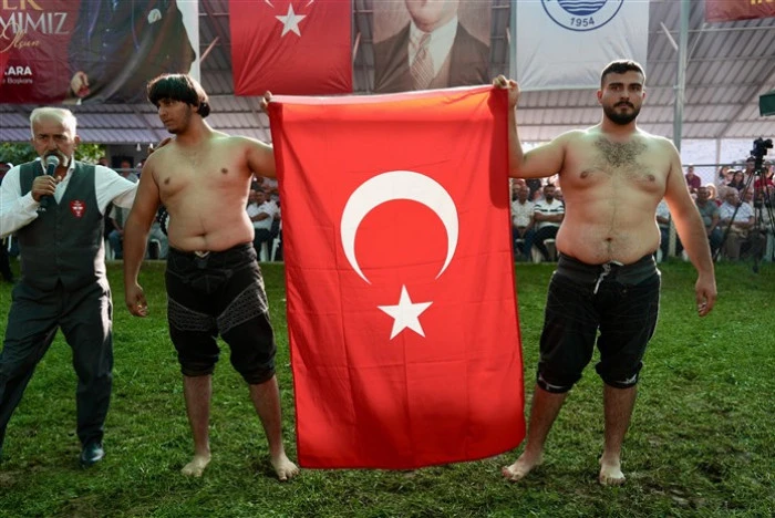 Torosların Zirvesinde Zafer Coşkusuyla Güreştiler