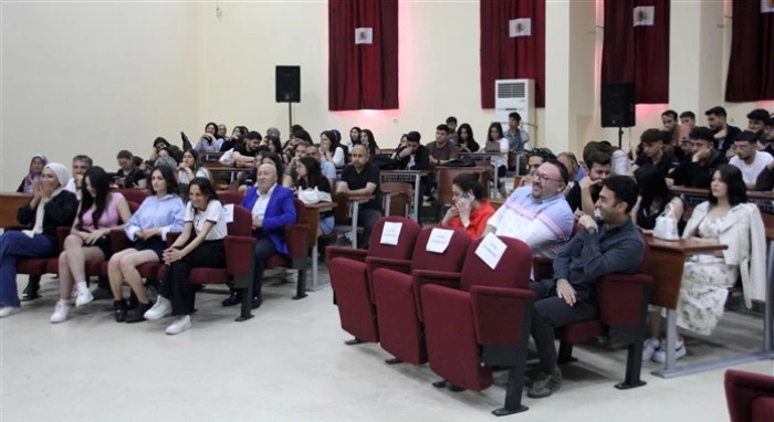 Erdemli MYO’da yılsonu Turizm Animasyon gösterisinde Eğlendiren Sahneler