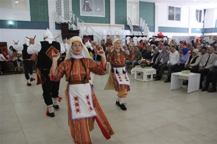 Erdemli Halk Eğitimden Muhteşem Sergi, 7 Bin 500 El Emeği Göz Nuru Eser Sergiye Çıktı
