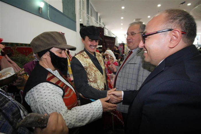 Erdemli Halk Eğitimden Muhteşem Sergi, 7 Bin 500 El Emeği Göz Nuru Eser Sergiye Çıktı