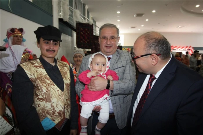 Erdemli Halk Eğitimden Muhteşem Sergi, 7 Bin 500 El Emeği Göz Nuru Eser Sergiye Çıktı