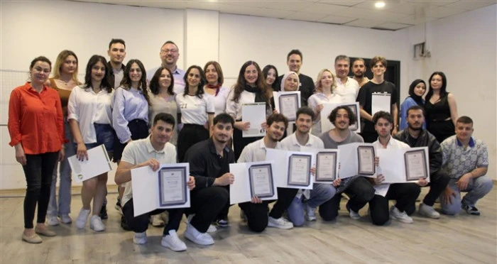 Erdemli MYO’da yılsonu Turizm Animasyon gösterisinde Eğlendiren Sahneler