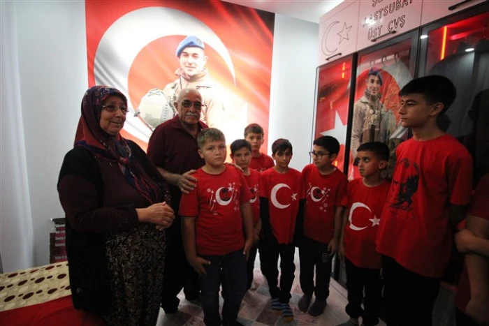 Erdemli’de Şehit Jandarma Astsubay Üstçavuş Celil Mutlu’ya Cumhuriyet Bayramında Vefalı Davranış