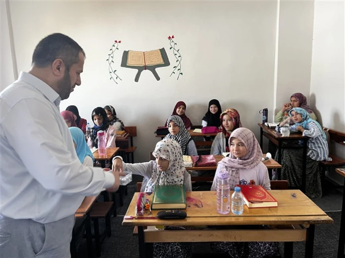 Yaz Kur’an Kurslarında Öğrenciler Hem Öğreniyor, Hem de Eğleniyorlar