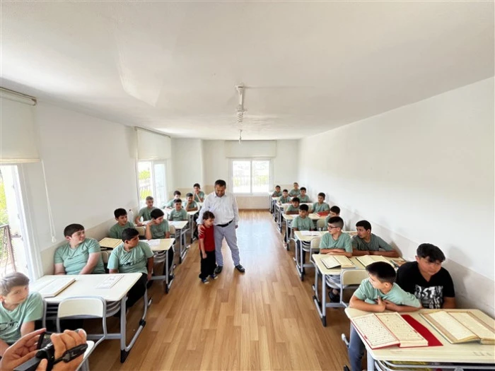 Yaz Kur’an Kurslarında Öğrenciler Hem Öğreniyor, Hem de Eğleniyorlar