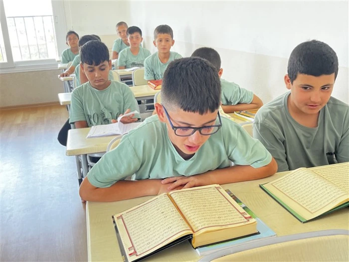 Yaz Kur’an Kurslarında Öğrenciler Hem Öğreniyor, Hem de Eğleniyorlar