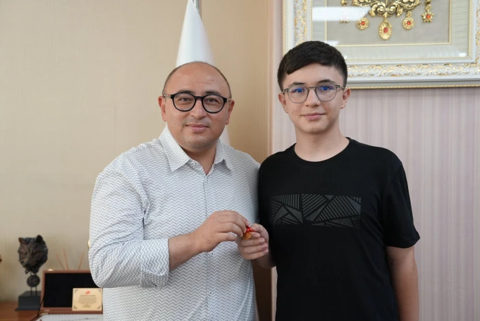 Erdemli Belediyesi Kurs Merkezleri'nden 2 LGS Türkiye Birincisi