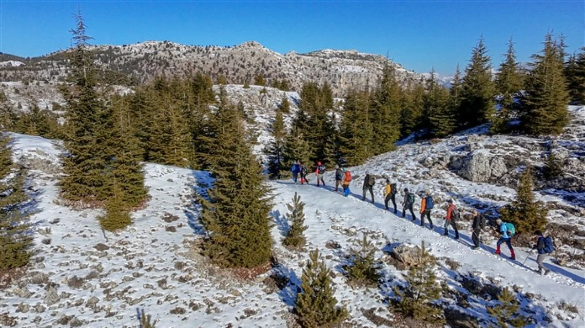 Mersin&rsquo;li dağcılar Toroslar&rsquo;ı karış karış geziyor