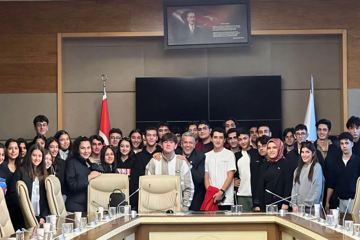 MHP Mersin Milletvekili Dr. Levent Uysal: Gen&ccedil;lik, T&uuml;rkiye&rsquo;nin En B&uuml;y&uuml;k G&uuml;c&uuml;d&uuml;r