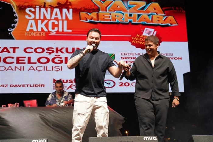 Mustafa Kara Başkan’dan Binlerce Gence Unutulmaz Karne Hediyesi