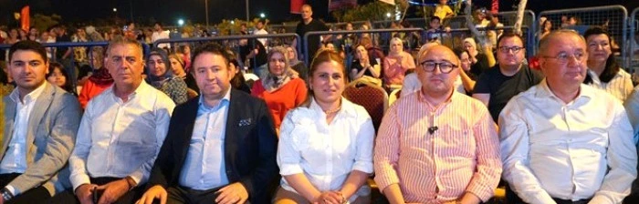 Mustafa Kara Başkan’dan Binlerce Gence Unutulmaz Karne Hediyesi