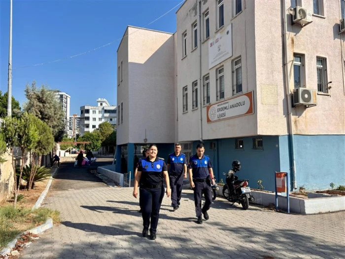 Erdemli Belediyesi Zabıtası’ndan Kırtasiye ve Kantin Denetimi