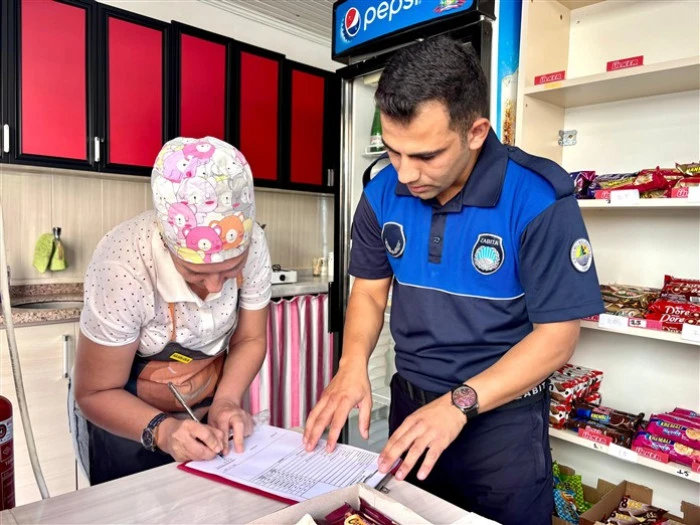 Erdemli Belediyesi Zabıtası’ndan Kırtasiye ve Kantin Denetimi