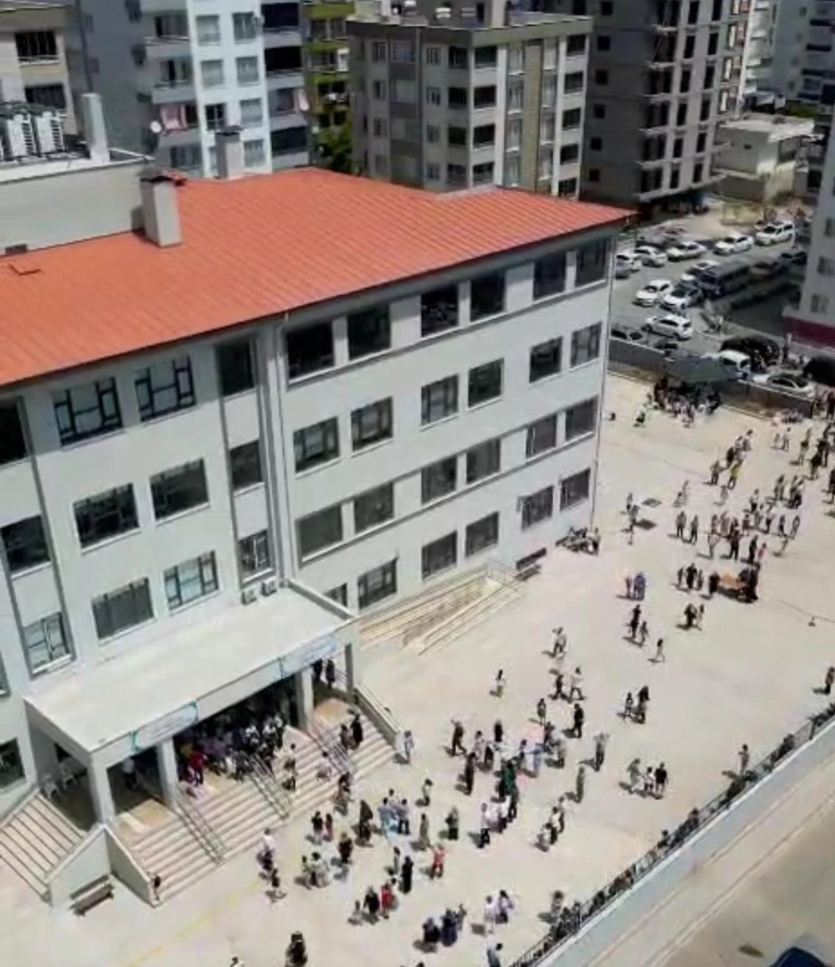 Erdemli'de Yabancı Dil Ağırlıklı Orta Okula Büyük İlgi