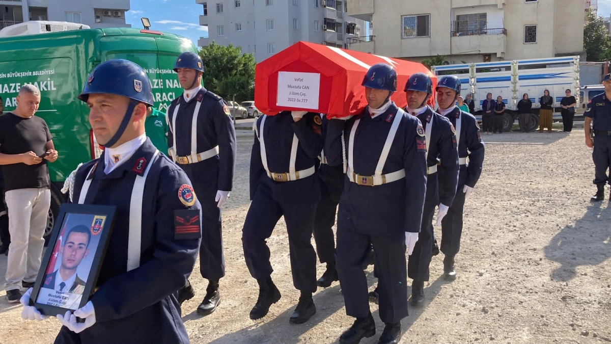 Yakalandığı Hastalığa Yenik D&uuml;şen J.Uzman &Ccedil;avuş T&ouml;renle Toprağa Verildi